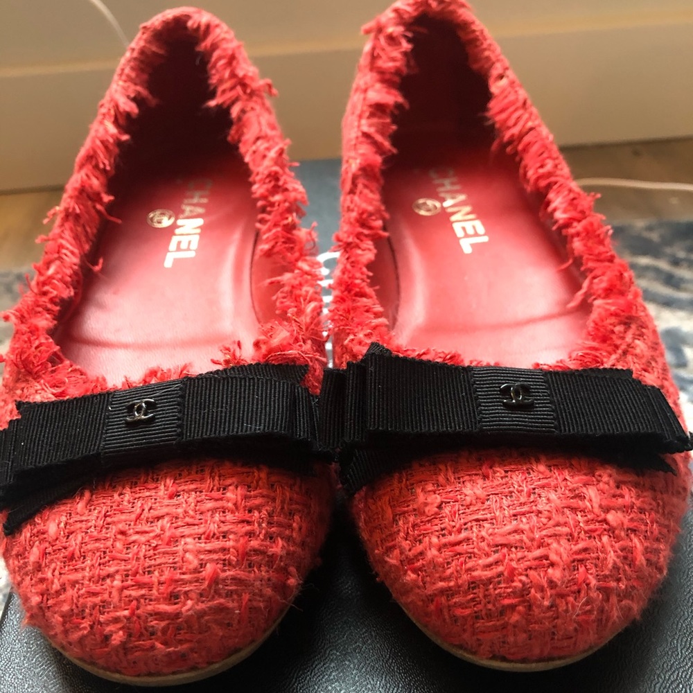 Authentic LIKE NEW CHANEL TWEED BALLET SLIPPERS